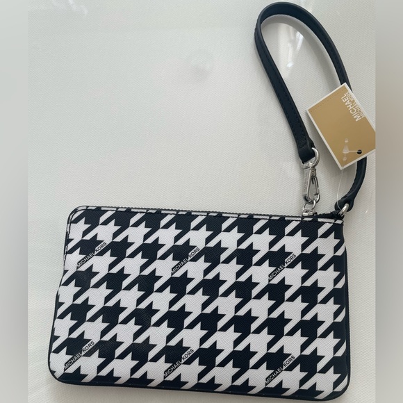 *NWT* MICHAEL KORS JET SET CHARM WRISTLET - Picture 2 of 2